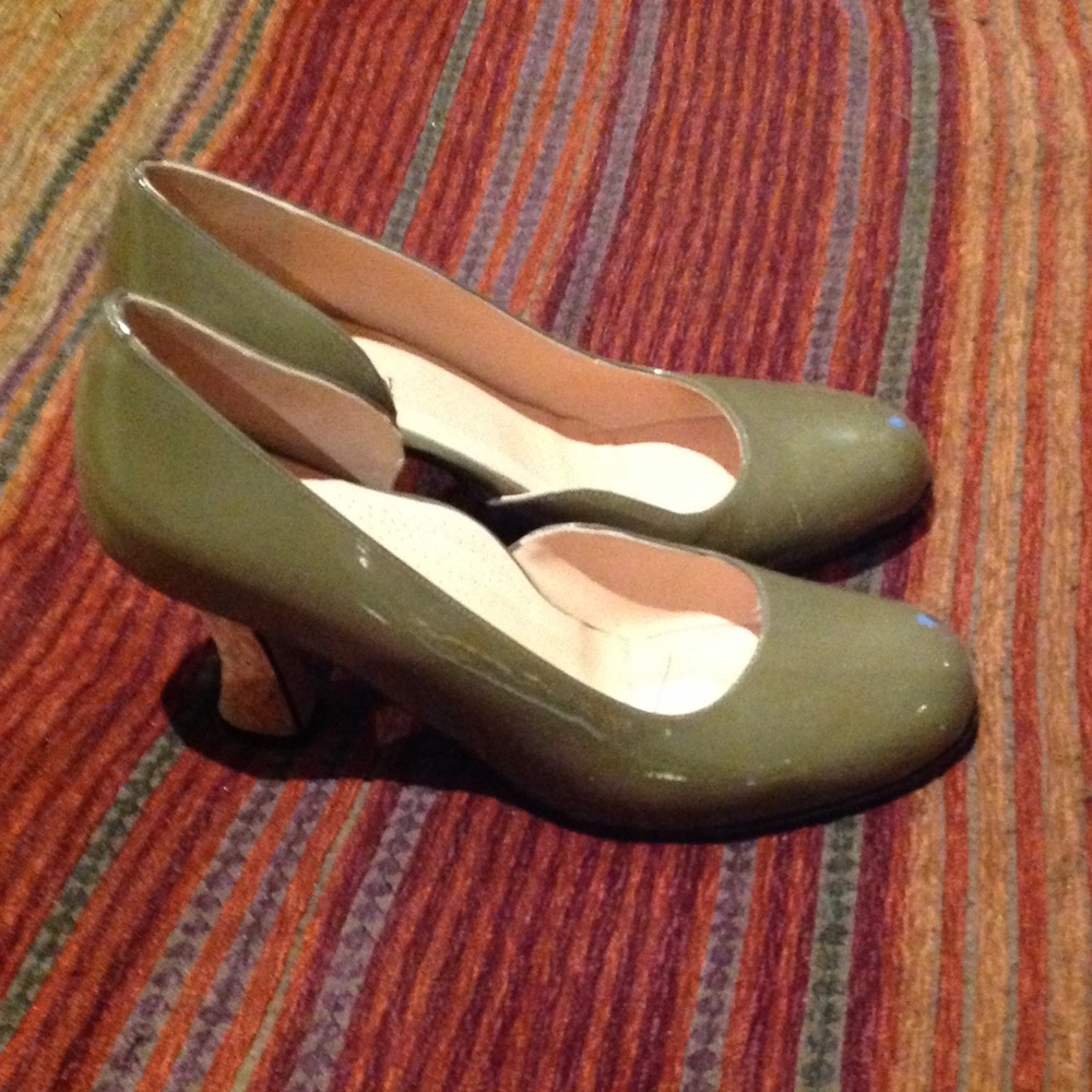 Olive green patent leather D'orsay pumps